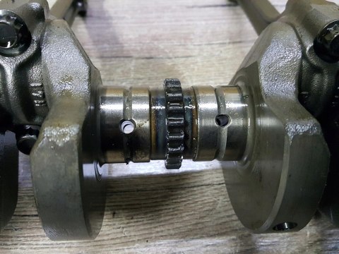 SUZUKI GSF GSXF 650 WAŁ KORBOWY KORBOWODY KPL