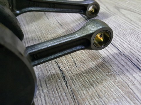 SUZUKI GSF GSXF 650 WAŁ KORBOWY KORBOWODY KPL