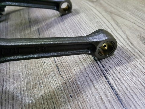 SUZUKI GSF GSXF 650 WAŁ KORBOWY KORBOWODY KPL