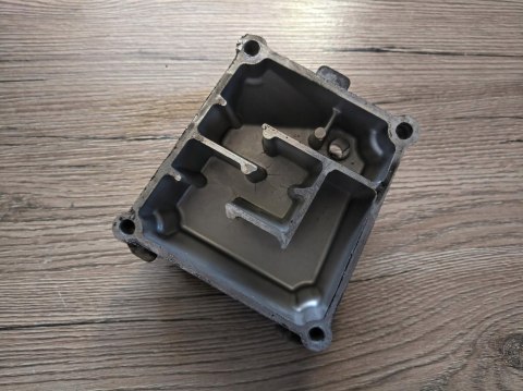 SUZUKI GSR 750 17R DEKIEL POKRYWA OSŁONA KAPA SUZUKI GSR 750 17R DEKIEL POKRYWA OSŁONA KAPA