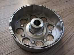 SUZUKI GSR 750 17R MAGNETO KOŁO MAGNESOWE