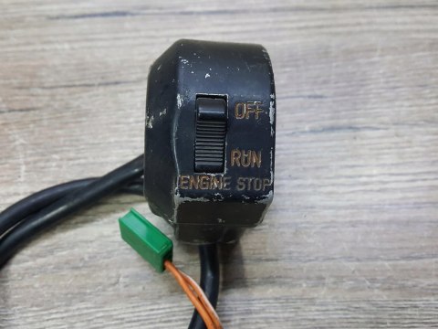 SUZUKI GT 125 PRZEŁĄCZNIK PRAWY