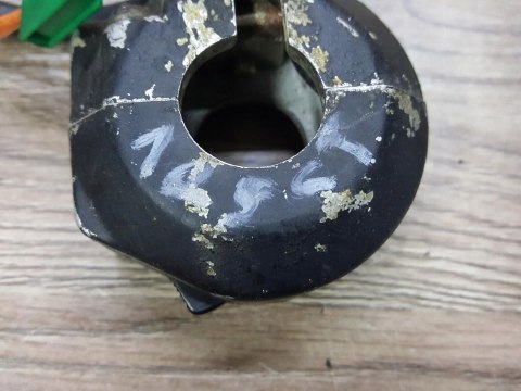 SUZUKI GT 125 PRZEŁĄCZNIK PRAWY