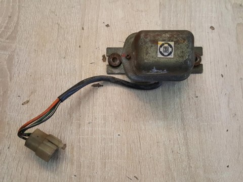 SUZUKI GT 380 REGULATOR NAPIĘCIA RC9201