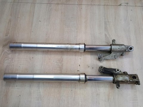SUZUKI RG 125 LAGI ZAWIESZENIE KOMPLET PROSTE SUZUKI RG 125 LAGI ZAWIESZENIE KOMPLET PROSTE