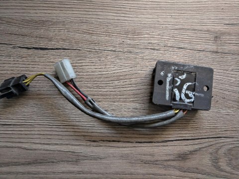 SUZUKI RG 125 REGULATOR NAPIĘCIA SH539-13