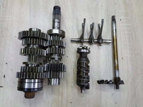 HONDA XL 1000 VARADERO SKRZYNIA BIEGÓW WODZIKI KPL HONDA XL 1000 VARADERO SKRZYNIA BIEGÓW WODZIKI KPL