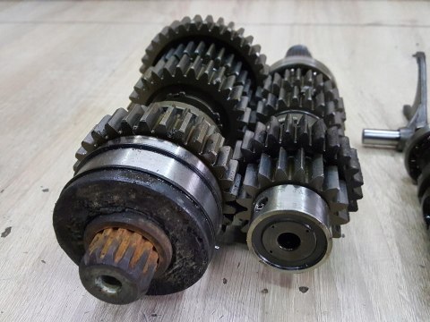 HONDA XL 1000 VARADERO SKRZYNIA BIEGÓW WODZIKI KPL HONDA XL 1000 VARADERO SKRZYNIA BIEGÓW WODZIKI KPL