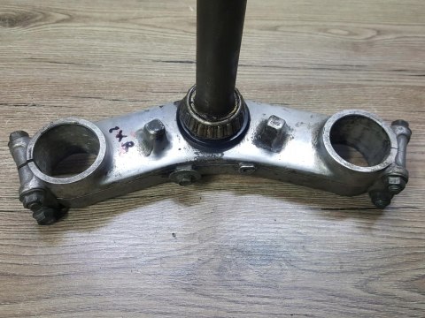 KAWASAKI ZXR 750 PÓŁKA DOLNA SZTYCA