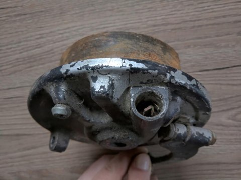 KTM 50 ME BĘBEN HAMULCOWY PRZÓD ŚLIMAK KPL KTM 50 ME BĘBEN HAMULCOWY PRZÓD ŚLIMAK KPL