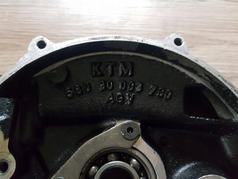 KTM LC4 620 KARTER BLOK SILNIKA LEWY KTM LC4 620 KARTER BLOK SILNIKA LEWY