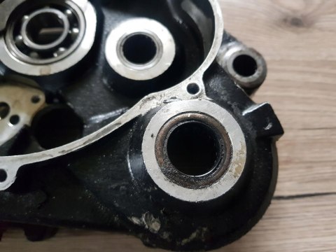 KTM LC4 620 KARTER BLOK SILNIKA LEWY KTM LC4 620 KARTER BLOK SILNIKA LEWY
