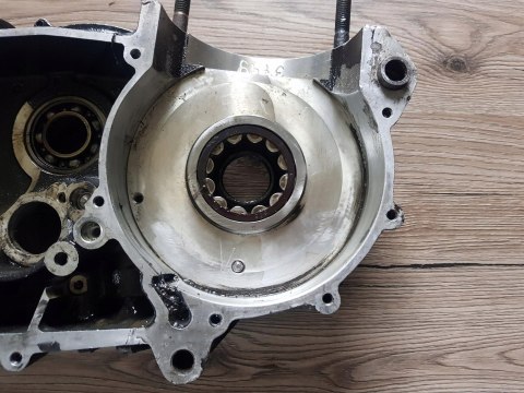KTM LC4 620 KARTER BLOK SILNIKA LEWY KTM LC4 620 KARTER BLOK SILNIKA LEWY