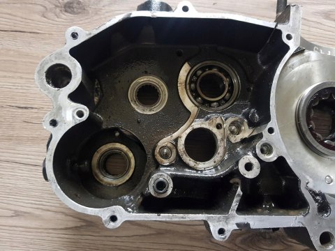 KTM LC4 620 KARTER BLOK SILNIKA LEWY KTM LC4 620 KARTER BLOK SILNIKA LEWY