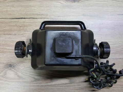 KAWASAKI KLF 300 A BAYOU REFLEKTOR LAMPA PRZÓD KAWASAKI KLF 300 A BAYOU REFLEKTOR LAMPA PRZÓD