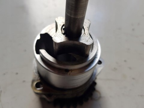 KAWASAKI NINJA ZX7R 750 POMPA OLEJU KAWASAKI NINJA ZX7R 750 POMPA OLEJU