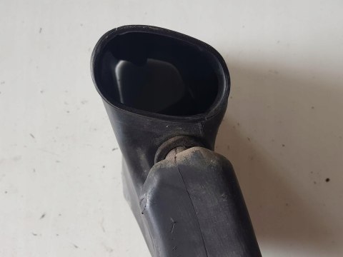 KAWASAKI NINJA ZX7R 750 WLOT AIRBOXA FILTRA PRAWY KAWASAKI NINJA ZX7R 750 WLOT AIRBOXA FILTRA PRAWY