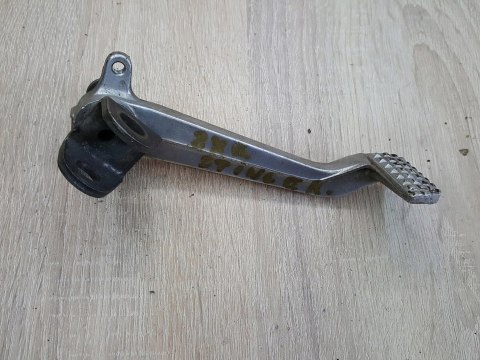 KAWASAKI ZXR 750 DŹWIGNIA HAMULCA TYŁ NOŻNEGO KAWASAKI ZXR 750 DŹWIGNIA HAMULCA TYŁ NOŻNEGO