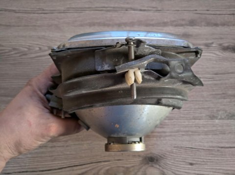 HONDA VF 1000 F REFLEKTOR LAMPA PRZÓD HONDA VF 1000 F REFLEKTOR LAMPA PRZÓD
