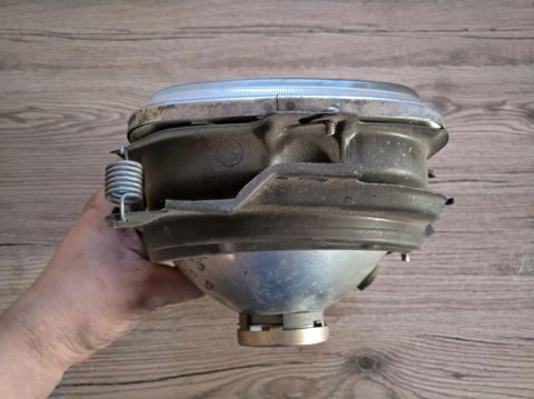 HONDA VF 1000 F REFLEKTOR LAMPA PRZÓD HONDA VF 1000 F REFLEKTOR LAMPA PRZÓD