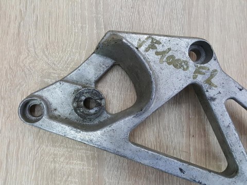 HONDA VF 1000 SET PODNÓŻEK LEWY HONDA VF 1000 SET PODNÓŻEK LEWY