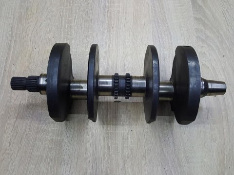 HONDA VF 500 V30 MAGNA WAŁ KORBOWY