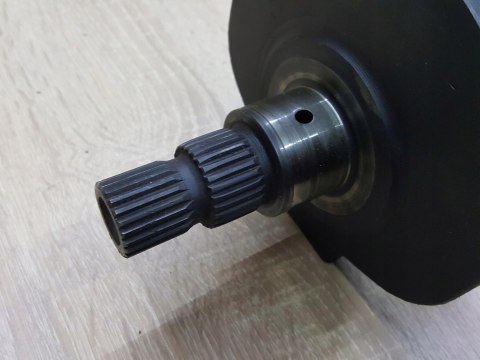 HONDA VF 500 V30 MAGNA WAŁ KORBOWY