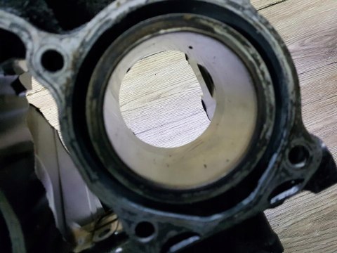 HONDA VFR 750 RC24 CYLINDER TŁOKI PIERŚCIENIE KPL