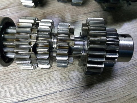 HONDA VFR 750 RC24 SKRZYNIA BIEGÓW WODZIKI KPL HONDA VFR 750 RC24 SKRZYNIA BIEGÓW WODZIKI KPL