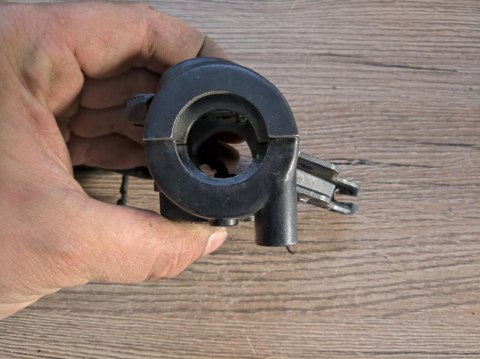 KAWASAKI G7 100 PRZEŁĄCZNIK PRAWY