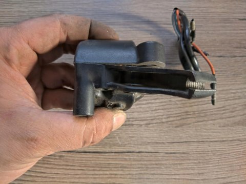 KAWASAKI G7 100 PRZEŁĄCZNIK PRAWY