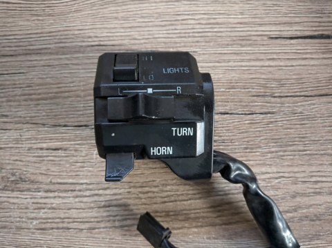 KAWASAKI GTR 1000 PRZEŁĄCZNIK LEWY