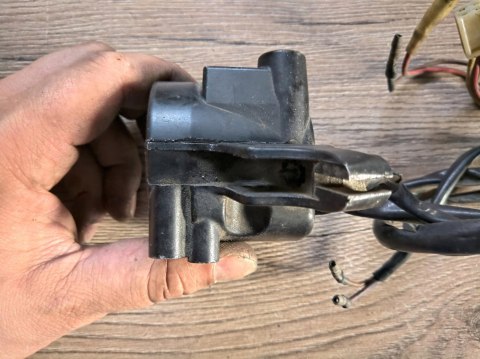 KAWASAKI KH 125 PRZEŁĄCZNIK PRAWY