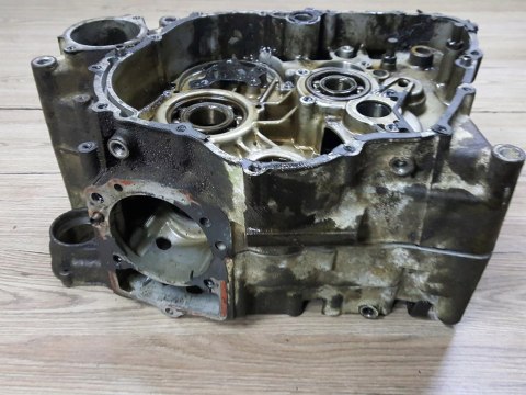 KAWASAKI KLF 300 A BAYOU KARTERY BLOK SILNIKA KPL