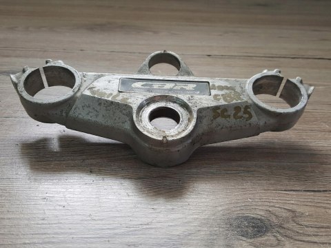 HONDA CBR 1000 SC25 PÓŁKA GÓRNA ZAWIESZENIA HONDA CBR 1000 SC25 PÓŁKA GÓRNA ZAWIESZENIA