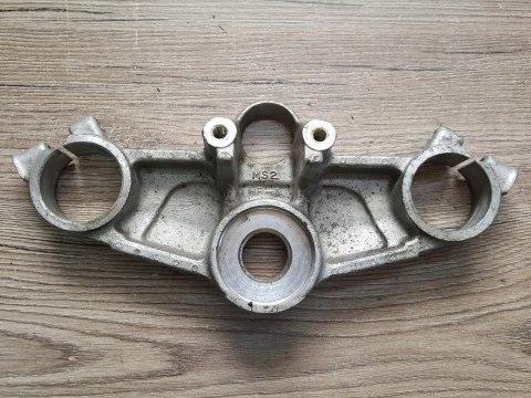 HONDA CBR 1000 SC25 PÓŁKA GÓRNA ZAWIESZENIA HONDA CBR 1000 SC25 PÓŁKA GÓRNA ZAWIESZENIA