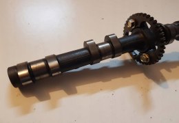 HONDA CBR 600 F1 WAŁEK ROZRZĄDU SSĄCY