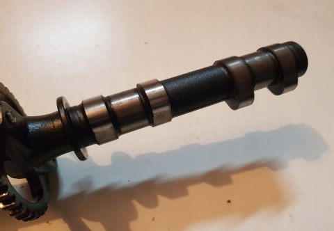 HONDA CBR 600 F1 WAŁEK ROZRZĄDU SSĄCY HONDA CBR 600 F1 WAŁEK ROZRZĄDU SSĄCY