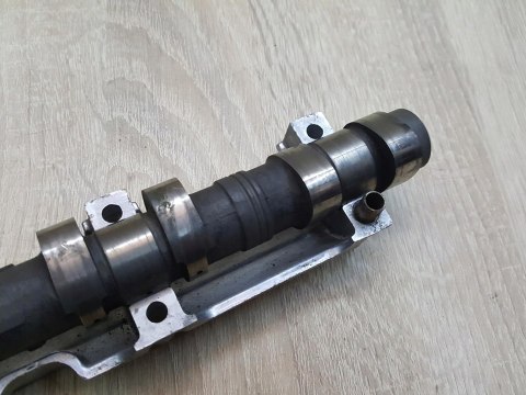 HONDA CBR 900 RR SC28 WAŁEK ROZRZĄDU SSĄCY MOSTEK HONDA CBR 900 RR SC28 WAŁEK ROZRZĄDU SSĄCY MOSTEK