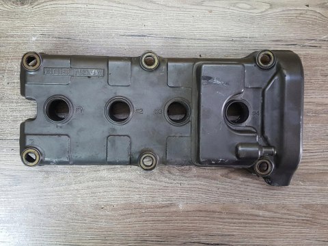HONDA CBR 900RR SC33E POKRYWA ZAWORÓW DEKIEL KAPA HONDA CBR 900RR SC33E POKRYWA ZAWORÓW DEKIEL KAPA