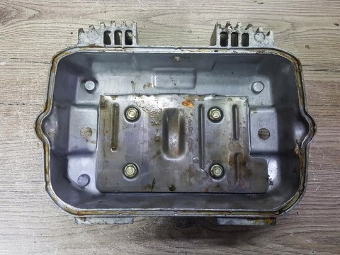 HONDA CM 400 T NC01E POKRYWA ZAWORÓW DEKIEL KAPA HONDA CM 400 T NC01E POKRYWA ZAWORÓW DEKIEL KAPA