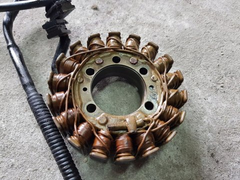 HONDA MAGNA VF500 V30 ISKROWNIK STOJAN HONDA MAGNA VF500 V30 ISKROWNIK STOJAN