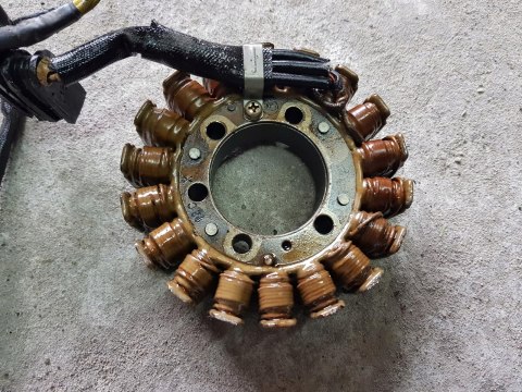 HONDA MAGNA VF500 V30 ISKROWNIK STOJAN HONDA MAGNA VF500 V30 ISKROWNIK STOJAN