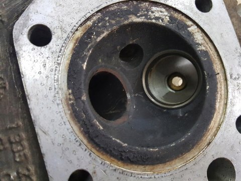 BMW R45 GŁOWICA CYLINDRA BMW R45 GŁOWICA CYLINDRA