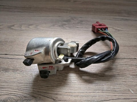 HONDA CB 125 T 77-84 PRZEŁĄCZNIK LEWY NOWY !