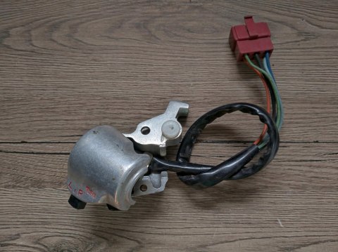 HONDA CB 125 T 77-84 PRZEŁĄCZNIK LEWY NOWY ! HONDA CB 125 T 77-84 PRZEŁĄCZNIK LEWY NOWY !