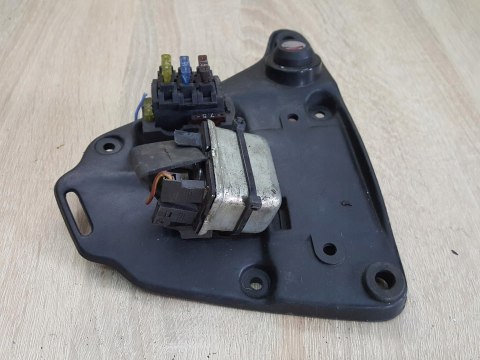 APRILIA CLASSIC 125 SKRZYNKA BEZPIECZNIKÓW OSŁONA