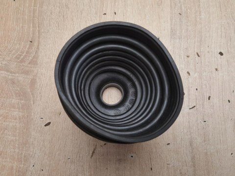 OSŁONA PRZEGUBU PÓŁOSI NAPĘDOWEJ BT-157 OSŁONA PRZEGUBU PÓŁOSI NAPĘDOWEJ BT-157