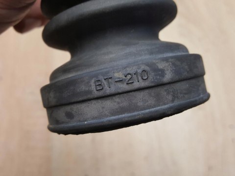 OSŁONA PRZEGUBU PÓŁOSI NAPĘDOWEJ BT-210 OSŁONA PRZEGUBU PÓŁOSI NAPĘDOWEJ BT-210