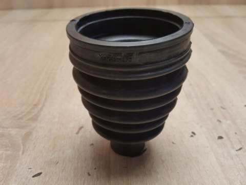 OSŁONA PRZEGUBU PÓŁOSI NAPĘDOWEJ BT-526X OSŁONA PRZEGUBU PÓŁOSI NAPĘDOWEJ BT-526X